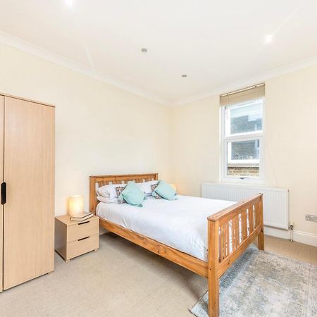 Stylish & Spacious 3 Bed Victorian House Sleeps Up To 7 - Near O2, Museums, Excel, Mazehill Station 12 Mins Direct Into London Bridge Eksteriør bilde