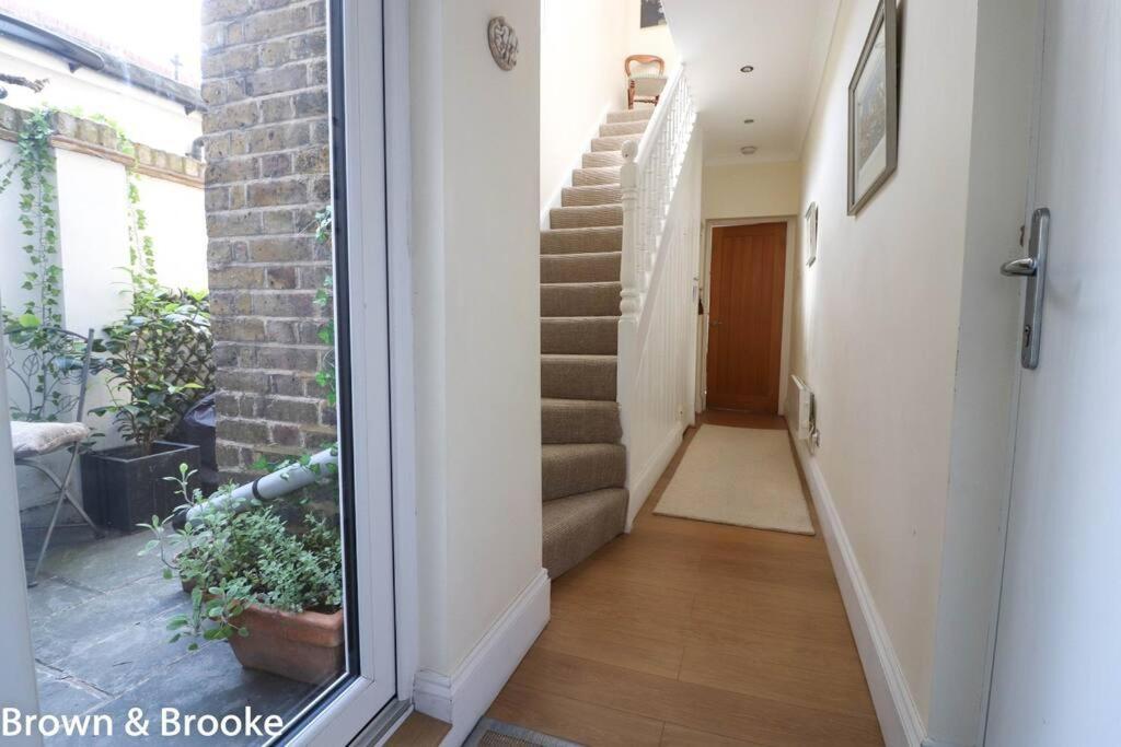 Stylish & Spacious 3 Bed Victorian House Sleeps Up To 7 - Near O2, Museums, Excel, Mazehill Station 12 Mins Direct Into London Bridge Eksteriør bilde